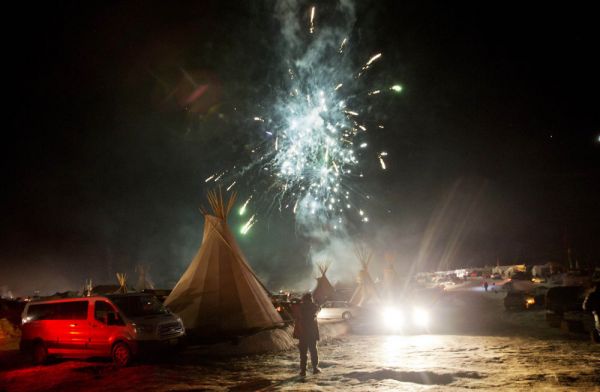 Siouxov&eacute; slav&iacute;. Vyhr&aacute;li nad ropovodem