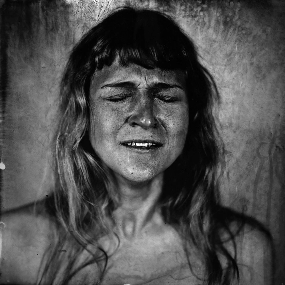 Fotografie z projektu Orgasmické portréty vznikají za pomoci původní techniky ambrotypie, která vznikla roku 1851. Fotografie z projektu Orgasmické portréty vznikají za pomoci původní techniky ambrotypie, která vznikla roku 1851.
