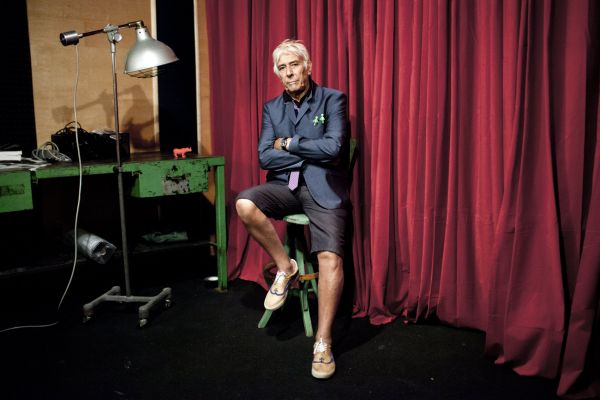 John Cale bude v Praze koncertovat poprv&eacute; od roku 2013, kdy hr&aacute;l v klubu Roxy.