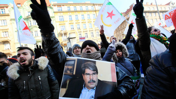 Zatčením kurdského politika si Česko zadělalo na mezinárodní nepříjemnost. Kurdové začali v Česku organizovat protesty a tlačit na politiky. jarvis_5a94644a498e813321b60cd1.jpeg