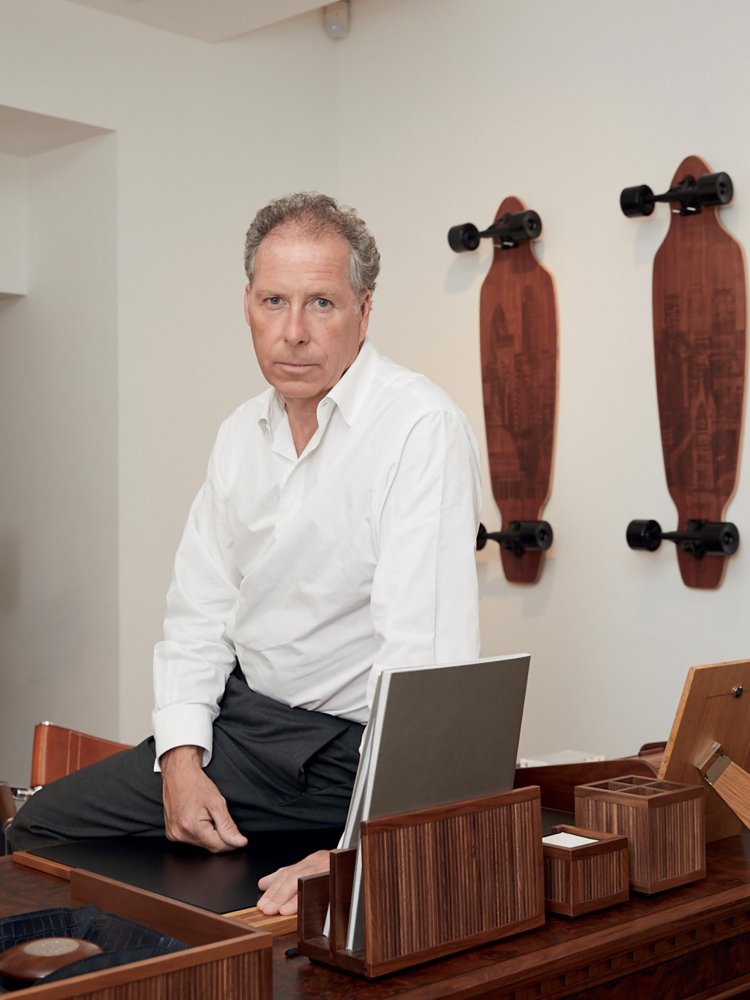 David Linley, designér nábytku a majitel nábytkářské firmy Linley