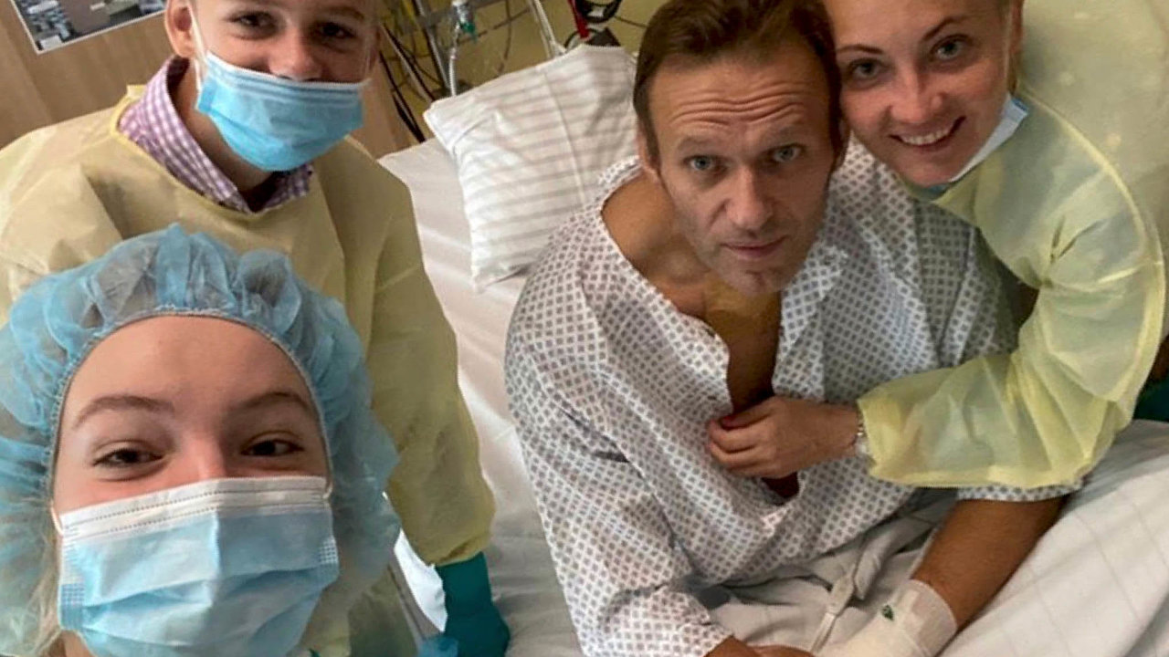 Alexej Navalnyj na snmku s rodinou, kter zveejnil na svm instagramovm tu.