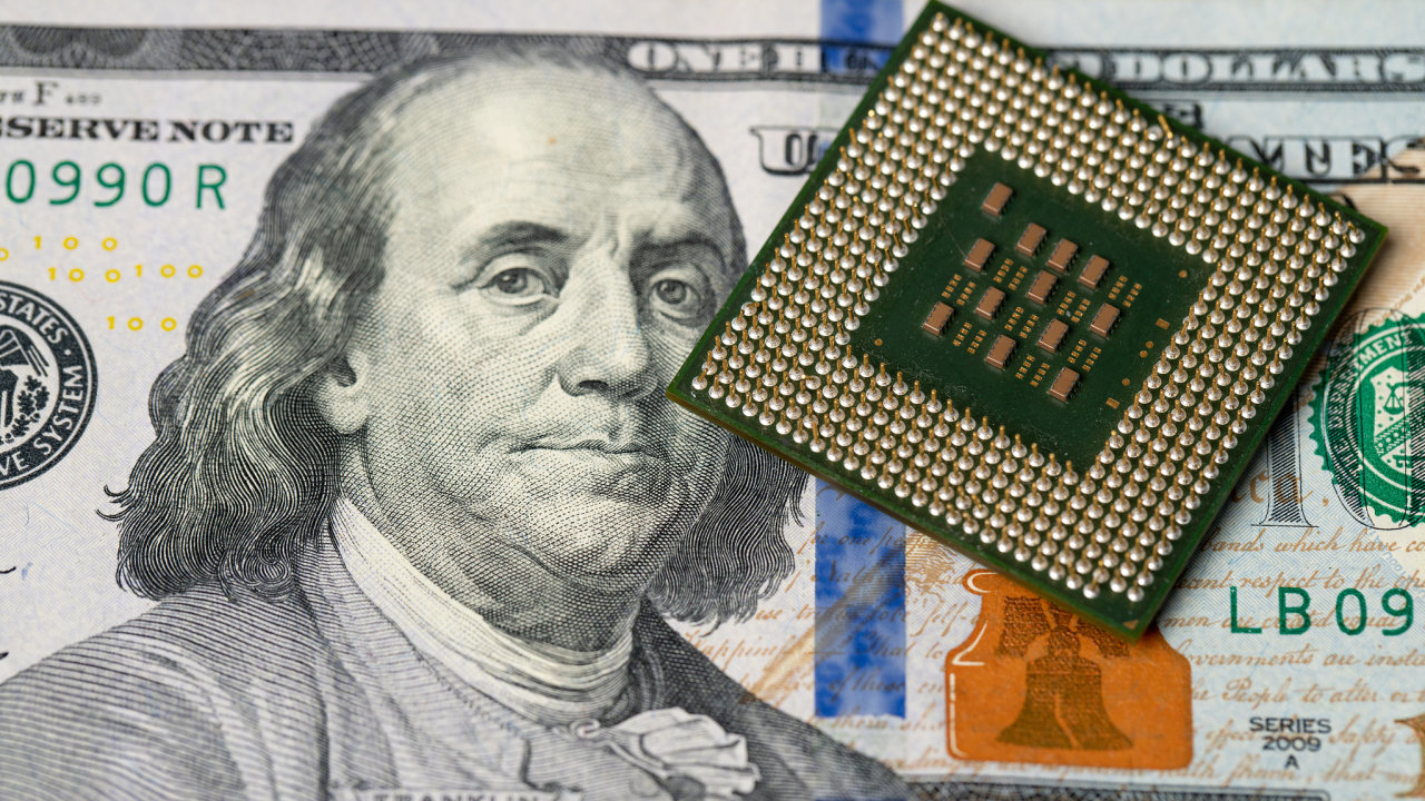 Administrativa prezidenta Joea Bidena se snaží přesvědčit Kongres, aby financování na zvýšení výroby čipů ve Spojených státech podpořil.