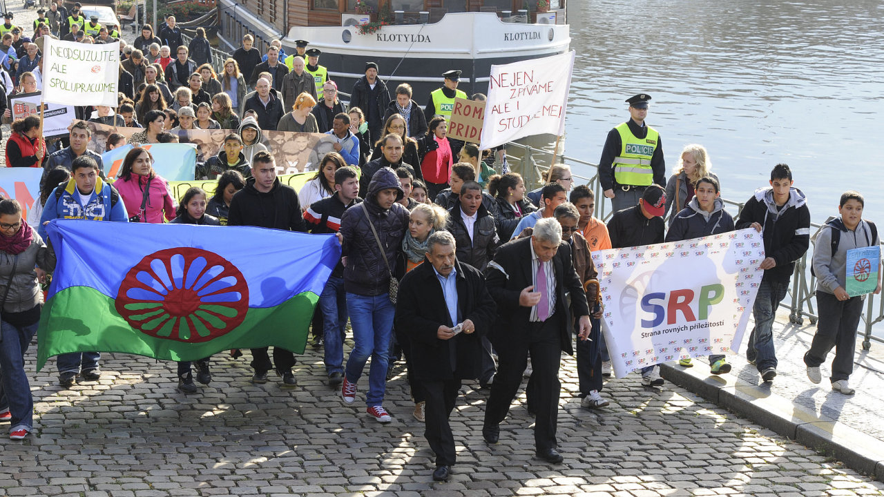 Prahou prošel první pochod romské hrdosti Roma Pride