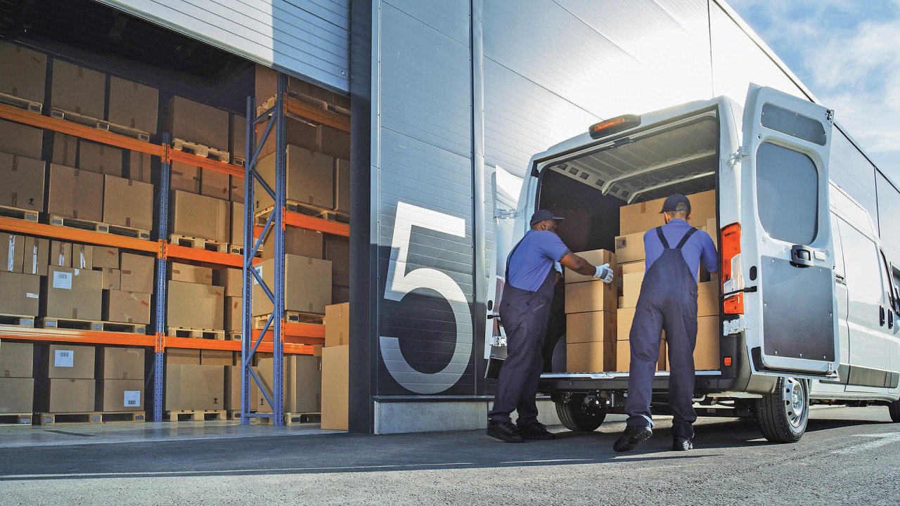 Outsourcing logistiky využívá celosvìtovì 64 procent spoleèností.