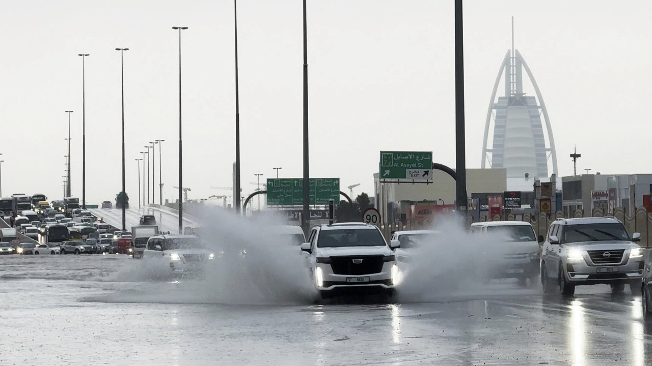 Zplavy v Dubaji