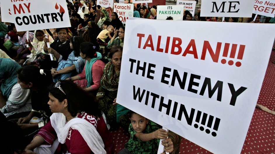 Protesty proti Talibanu. Lid odsuzuj tok na horolezce.