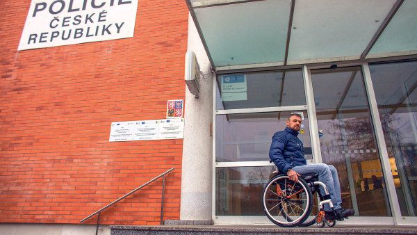 Navzdory v&aacute;�n&eacute;mu &uacute;razu se Daniel Kafka vr&aacute;til k pr&aacute;ci kriminalisty