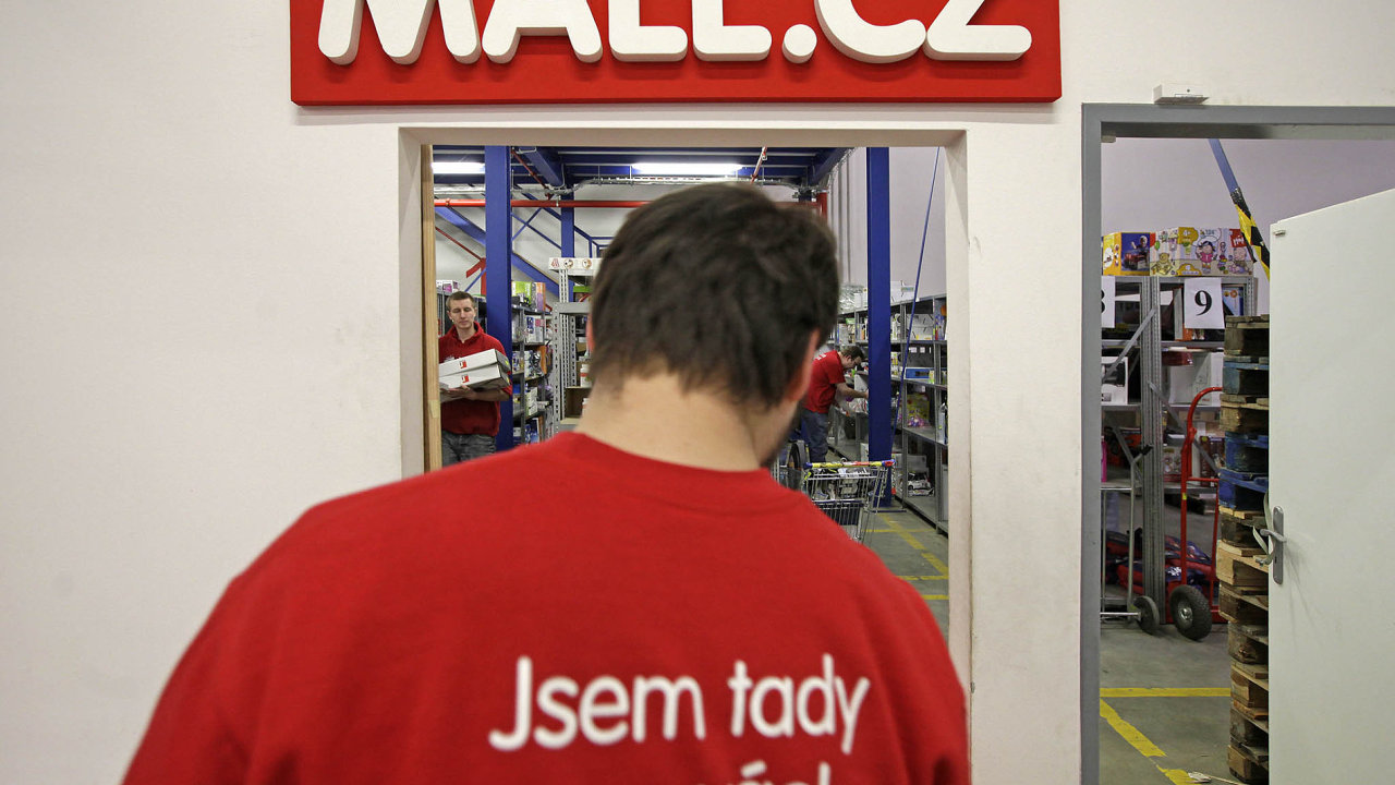 E-shop Mall.cz aktuln zamstnv v esku 875 lid.