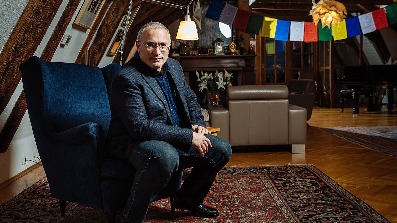 Michail Chodorkovskij v Praze v coworkingovm centru Snmovn 7