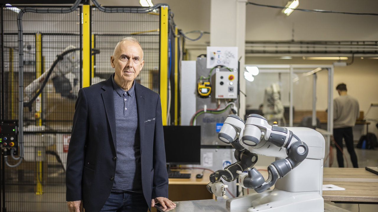 Zájem o studium robotiky je stále nevelký, říká profesor Vladimír Mostýn z katedry robotiky Fakulty strojní Vysoké školy báňské – Technické univerzity Ostrava.