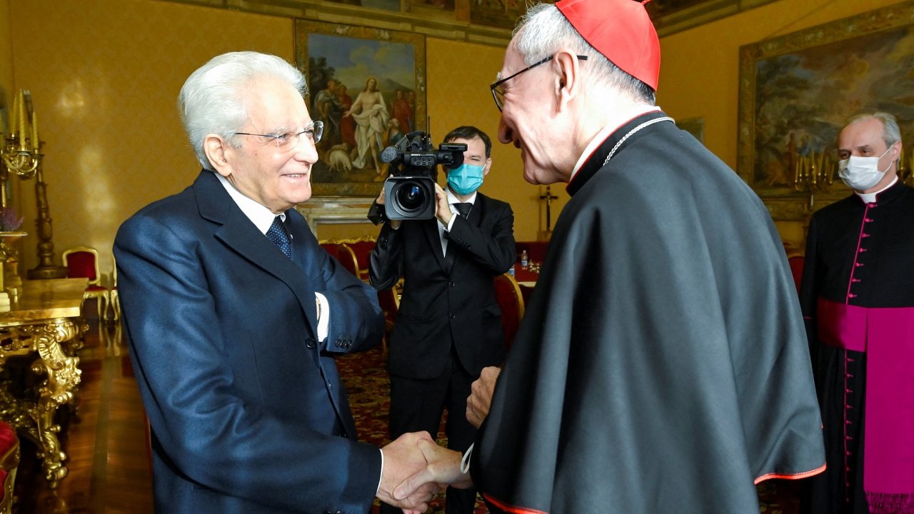 Italsk prezident Sergio Mattarella pi setkn s papeem Frantikem ve Vatiknu