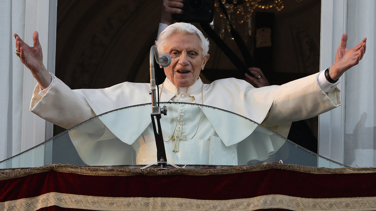 Benedikt XVI. se louèí s vìøícími