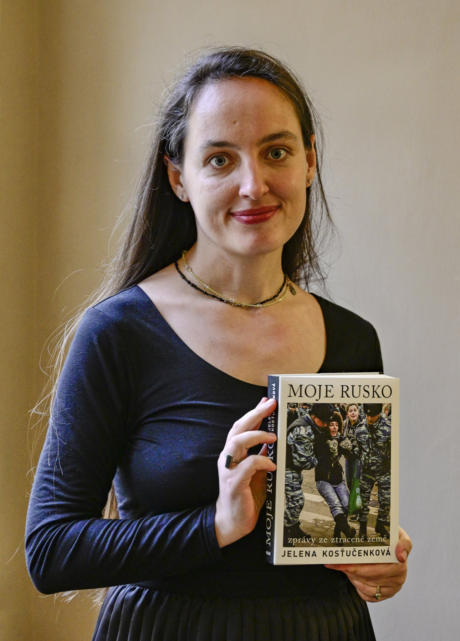 Jelena Kosuenkov, novinka, aktivistka, kniha Moje Rusko