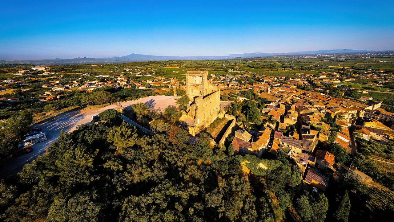 Region Chteauneuf-du-Pape na jihovchod Francie.