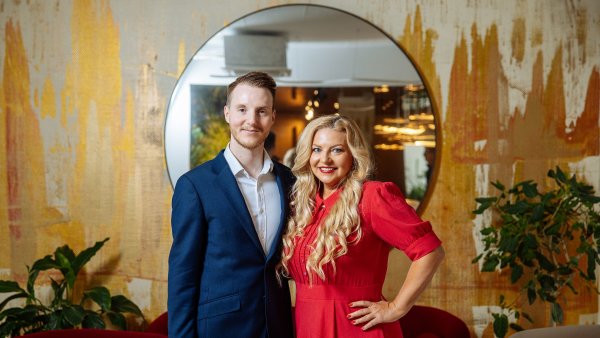 Simona Kijonkov� a investi�n� �editel Jakub ��ek, kter� m� podfond Private &...