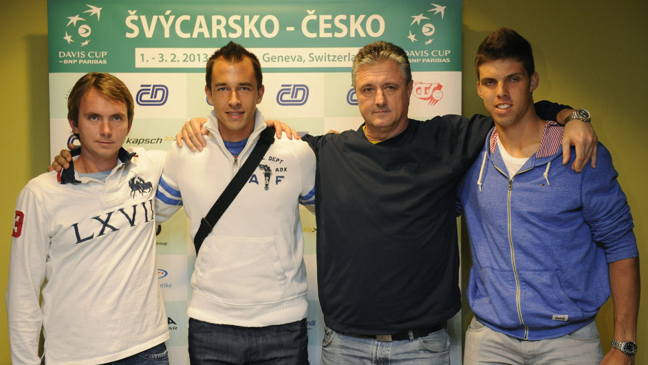 Zleva: Ivo Min a Luk Rosol, kapitn tmu pro DC Jaroslav Navrtil a Ji Vesel