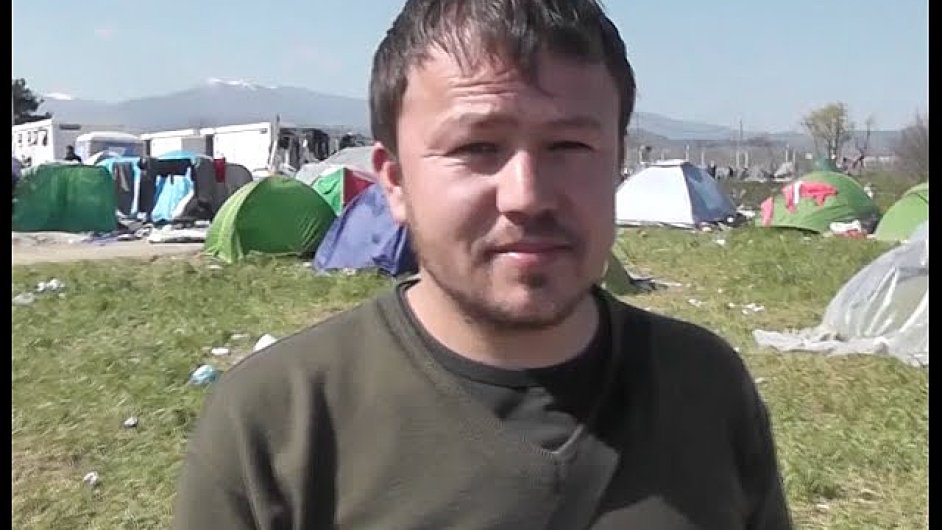Uprchlk Abdul Bar Jusus se stal hvzdou internetu, kdy ve videu poprosil litevsky o pomoc.