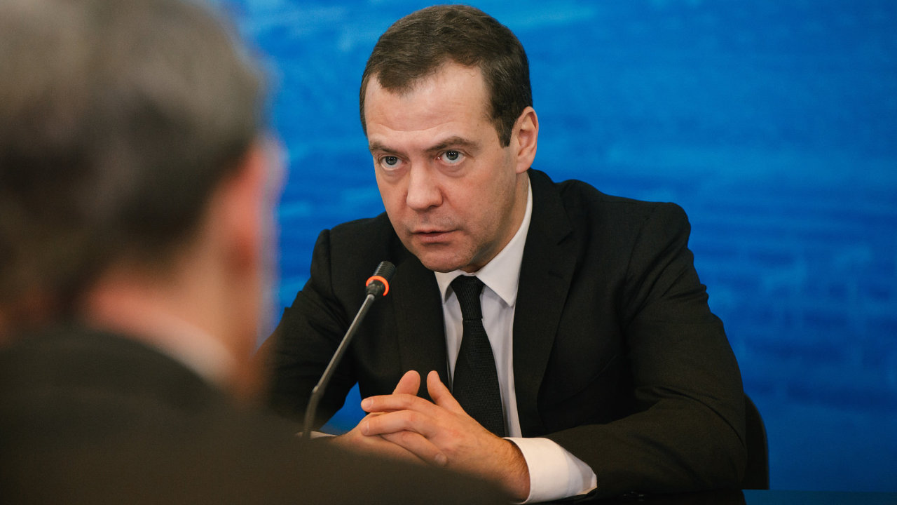 Rusk premir Dmitrij Medvedv neekan vystoupil proti cenzue kultury. V posledn dob se spekuluje o tom, zda Medvedv nebude odvoln.