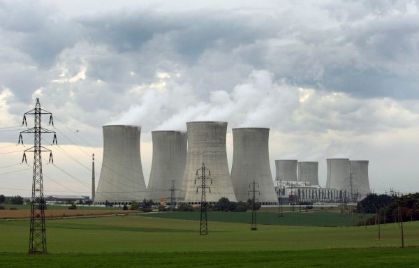 S&nbsp;v&yacute;stavbou jadern&yacute;ch blok� po�&iacute;t&aacute; st&aacute;tn&iacute; energetick&aacute; koncepce. Prioritou je nov&yacute; blok v&nbsp;Dukovanech, kde ty st&aacute;vaj&iacute;c&iacute; za�nou dosluhovat kolem roku 2035.