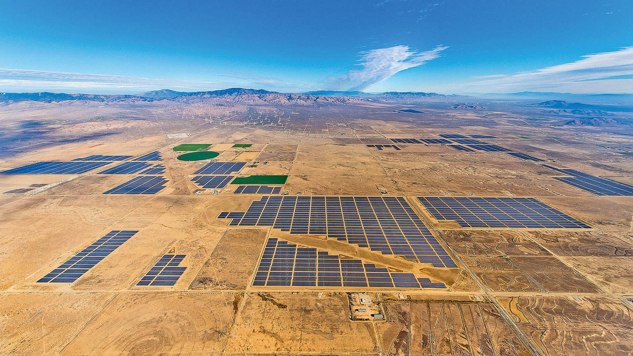 Slunen farma Solar Star v Kalifornii byla dokonena v roce 2015.