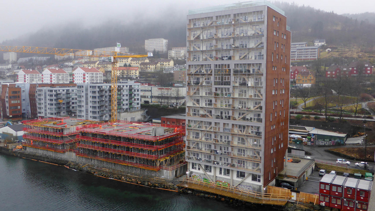 V norském Bergenu vyrostl v roce 2015 za použití døeva mrakodrap s názvem 