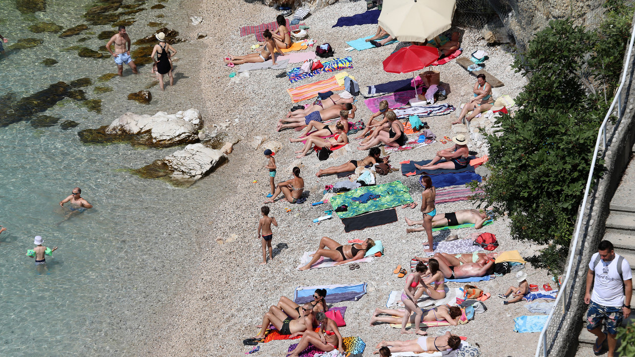 Za prvnch sedm srpnovch dn do Chorvatska dorazilo pes milion turist, tedy zhruba stejn jako ve stejnm obdob rekordnho roku 2019.