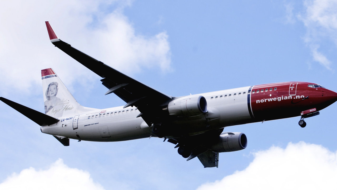 Boeing 737-800 Norwegian Airlines blzko Osla.