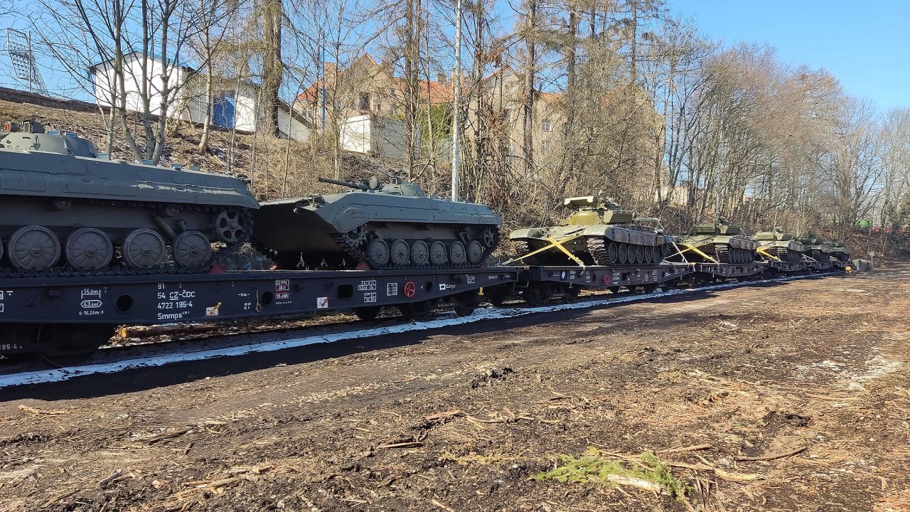 Èeské tanky T-72 poslané na Ukrajinu.