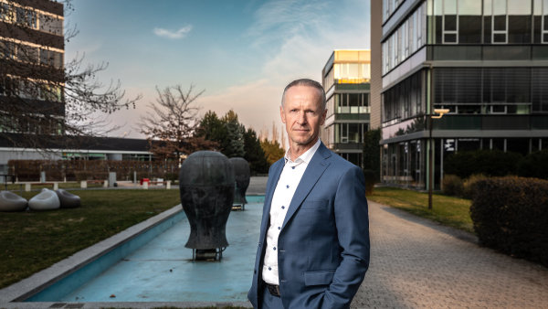 Spekulovat i spořit je chyba. Lidé se postupně učí mít dlouhodobý finanční plán, říká zakladatel Broker Consulting