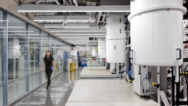 Kvantové počítače v laboratoři IBM v centru T. J. Watsona, kde se vyvíjejí a...