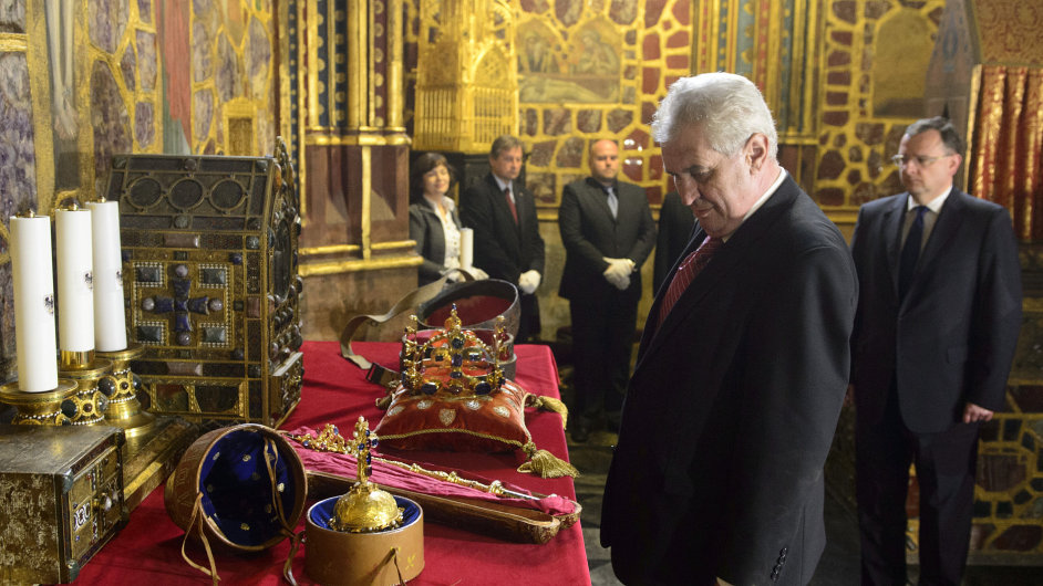 Prezident republiky Milo Zeman si prohl korunovan klenoty