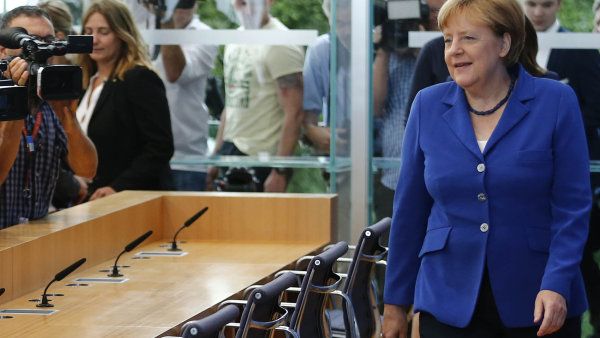 Kancl&eacute;�ka Merkelov&aacute; je politicky oslaben&aacute;, ale nejsp&iacute;&scaron; m&iacute;�&iacute; za dal&scaron;&iacute;m volebn&iacute;m v&iacute;t�zstv&iacute;m