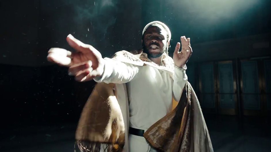 Snmek z novho videoklipu Kendricka Lamara.