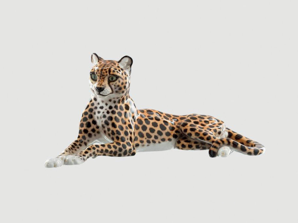 Elegantní soška Hunting leopard z porcelánky Nymphenburg