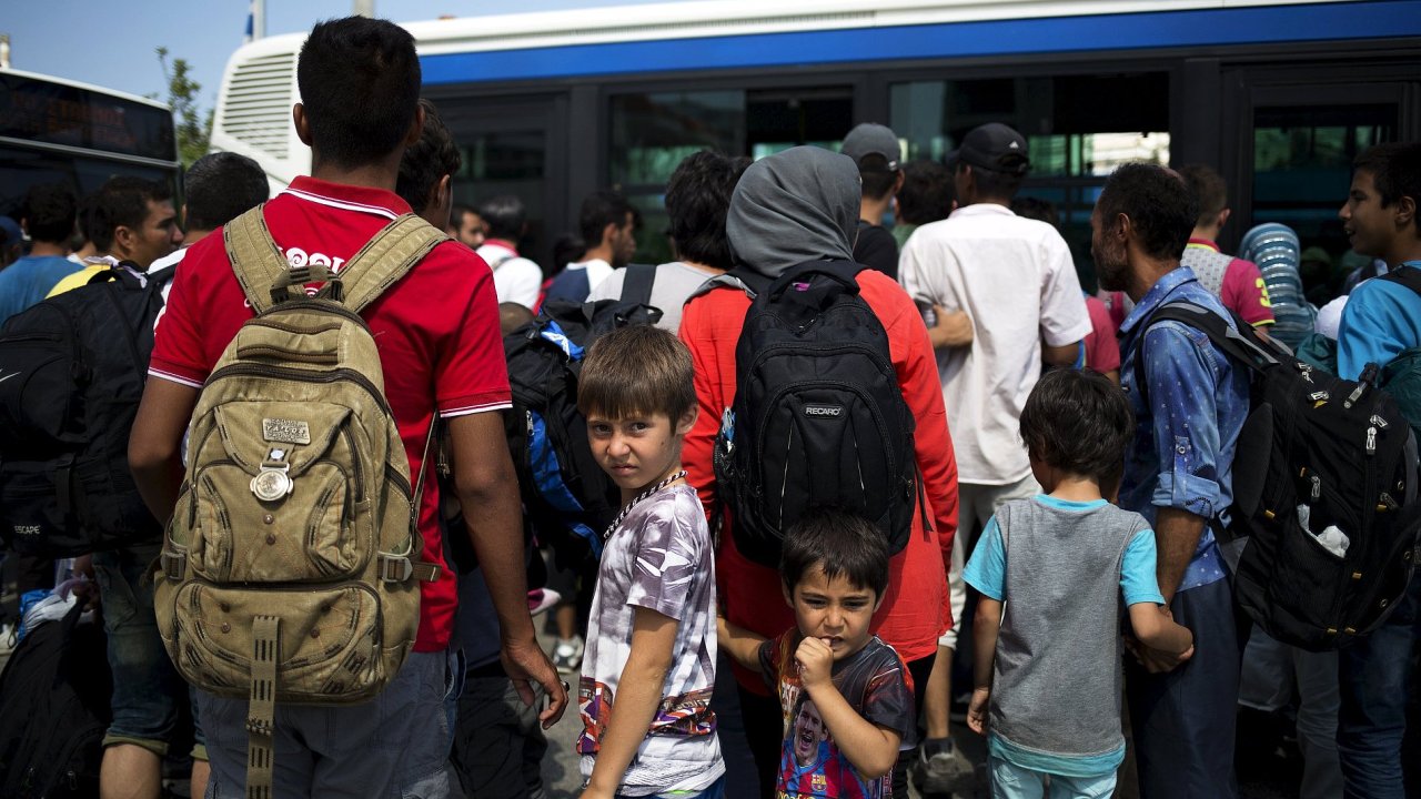 Nmecko nebude syrsk uprchlky vracet do zem, ze kterch vstoupili do EU. Na snmku jsou syrt uprchlci v ecku.