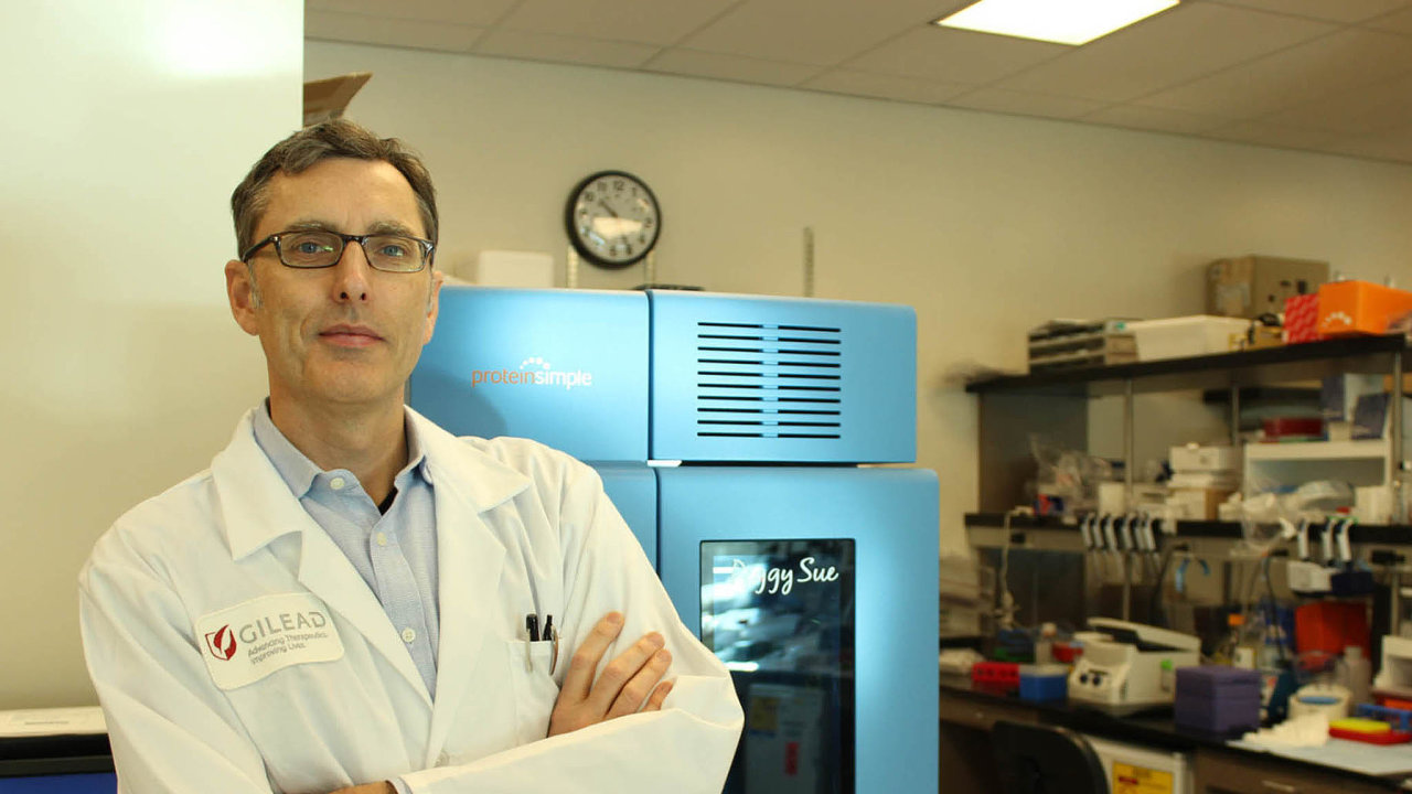 Viceprezident Gilead Sciences Tom Cihl.