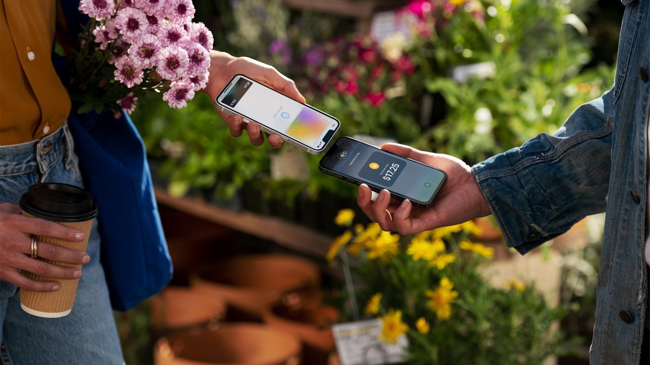 Funkce Tap to Pay on iPhone umožní obchodníkùm pøijímat platby pøímo z iPhonu.