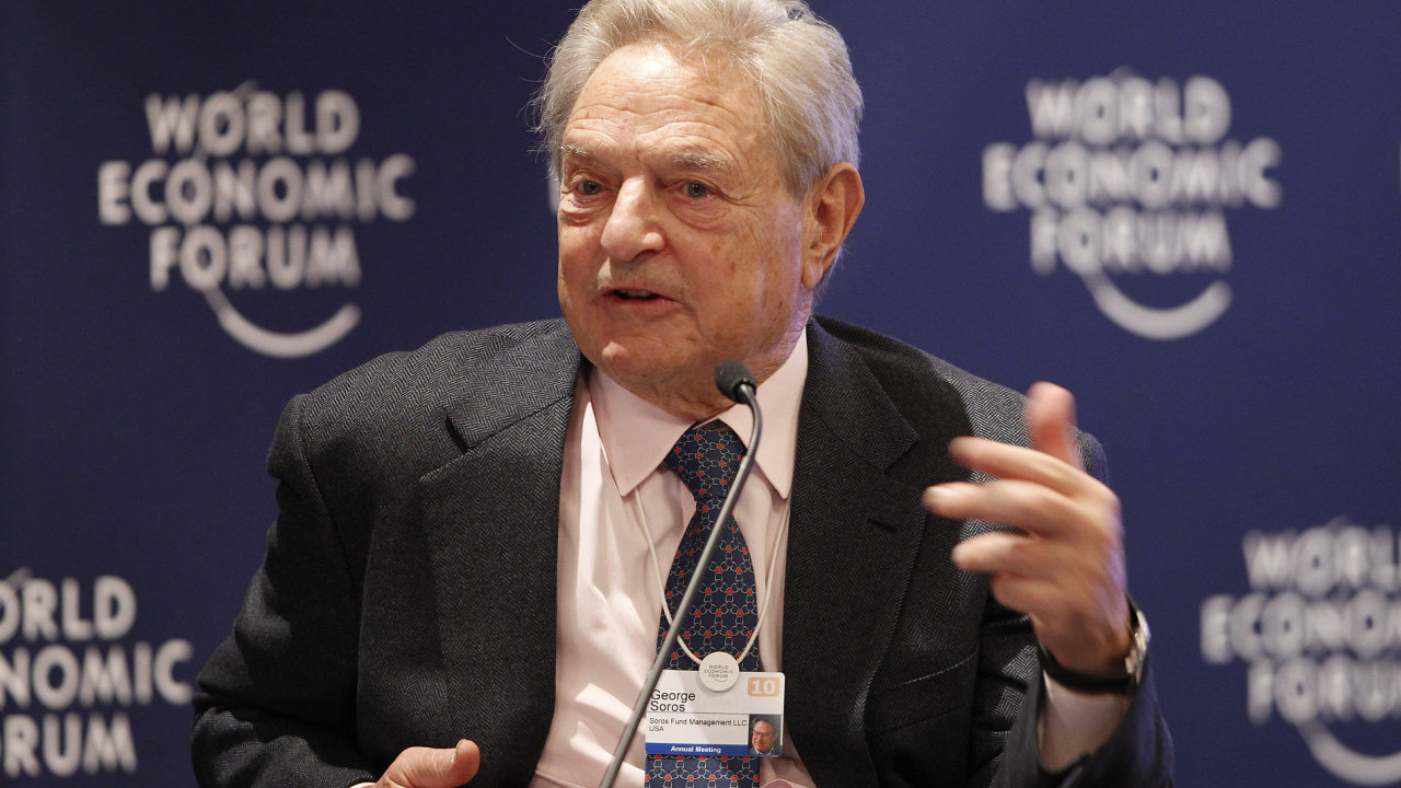 Miliardáø George Soros je pravidelným úèastníkem Svìtového ekonomického fóra v Davosu.