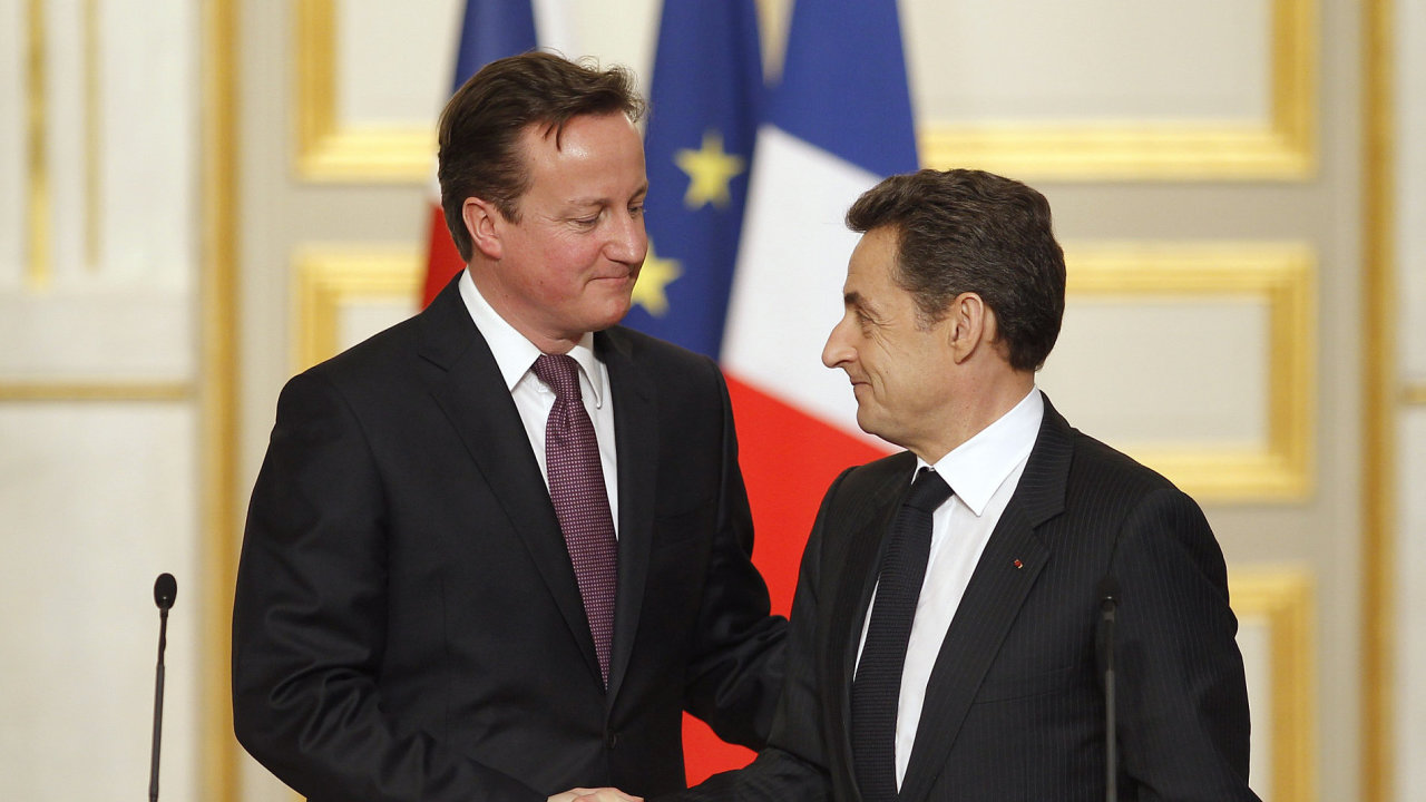 Francouzsk prezident Nicolas Sarkozy s britskm premirem Davidem Cameronem