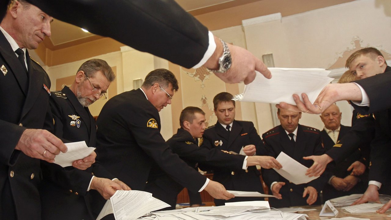 V ruskch prezidentskch volbch se obas podvdlo, ilustran foto