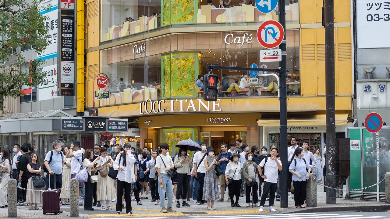 Jeden z obchodù skupiny L’Occitane v Japonsku. Firma šla pøed 13 lety na hongkongskou burzu, nebo� chtìla rùst na asijských trzích.