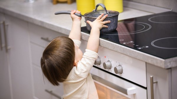 Proč si nepamatujeme nic z prvních let života? Vědci to zjistili, využít to chtějí i pro boj s vyhasínáním vzpomínek seniorů