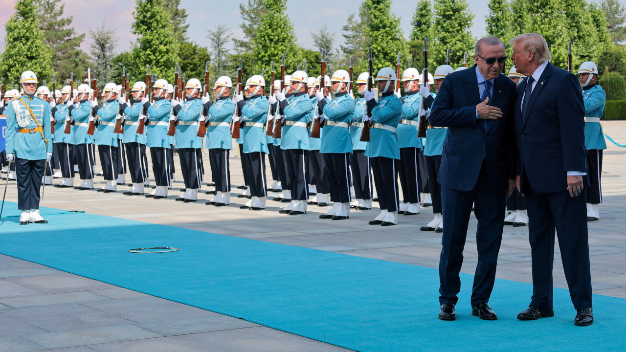 Donald Trump,Tayyip Erdogan, NATO summit
