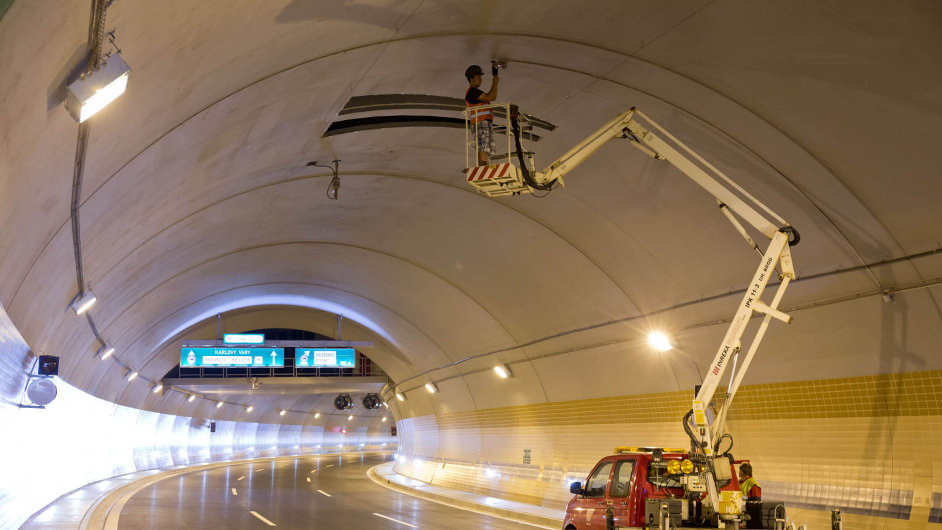 V tunelovm komplexu Blanka v Praze odbornci ped jeho otevenm provovali funknost vech instalovanch technologi.