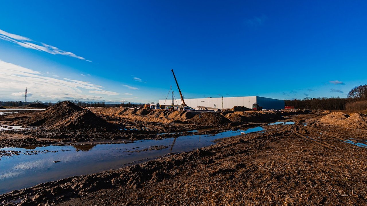 Stavba logistického parku v Týništi nad Orlicích již začala.