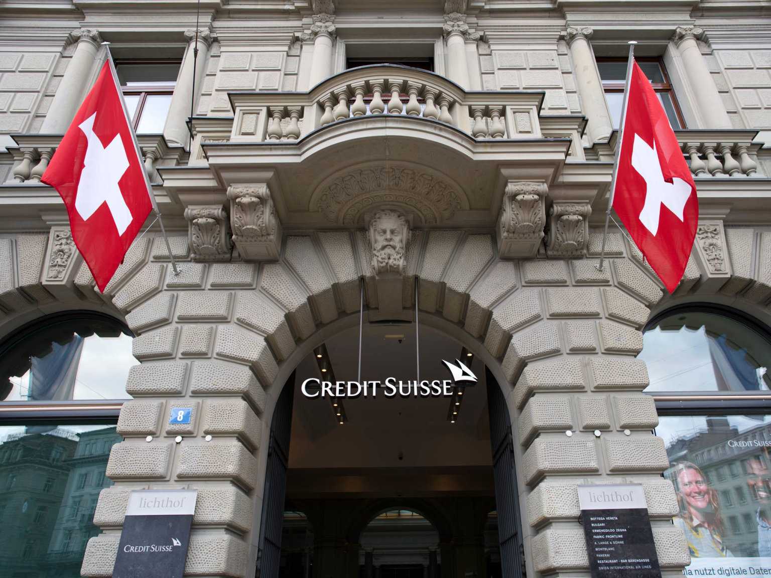 Bankovní obr Credit Suisse v potížích