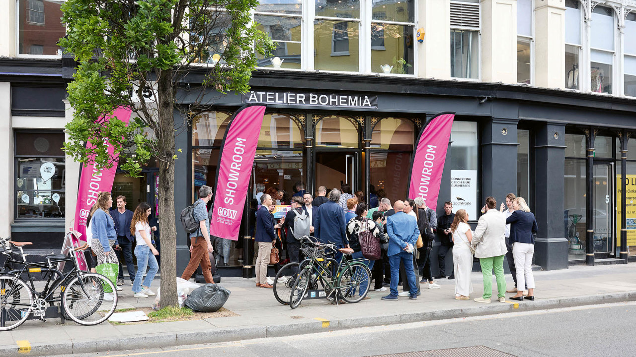 Atelier Bohemia, prostor uren pro firmy, kter chtj bt soust londnsk profesionln scny, slavnostn otevel sv dvee nakonci kvtna bhem Clerkenwell Design Weeku.