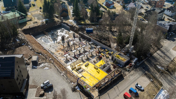 Projekt horsk�ch apartm�n� v�Harrachov� postupuje podle harmonogramu...